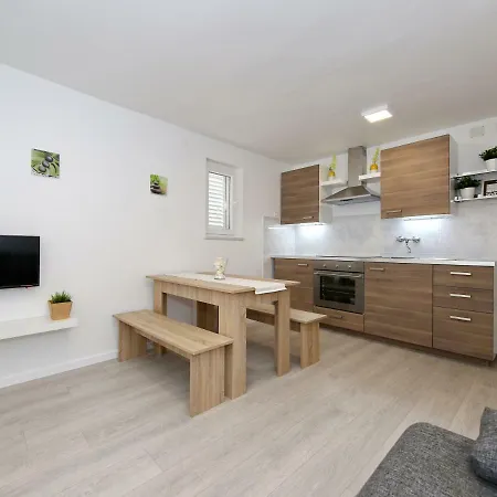 Апартаменты Antonio Задар